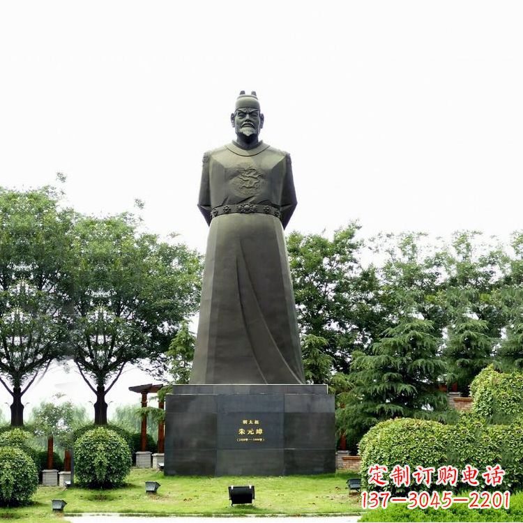 河南“洪武之治”明太祖石雕塑像