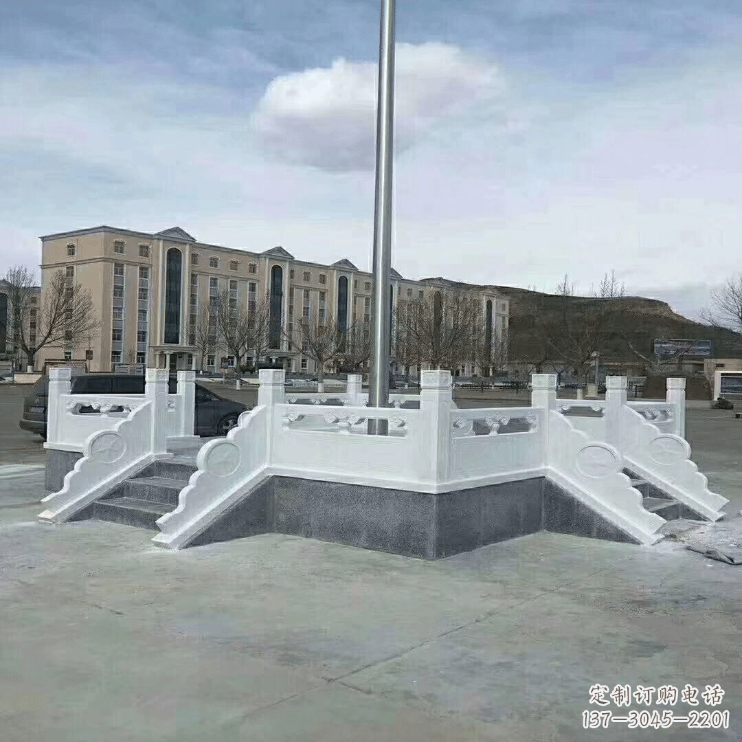 河南广场石雕升旗台