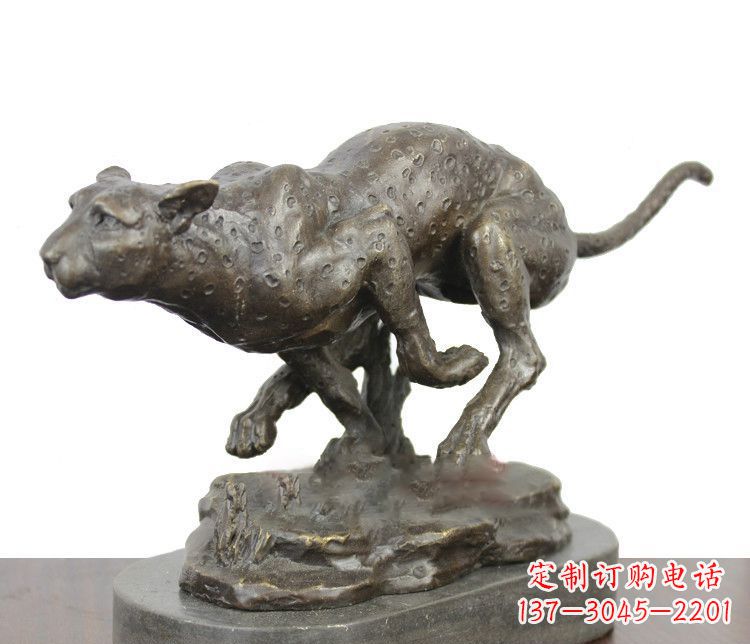 河南豹子动物铜雕