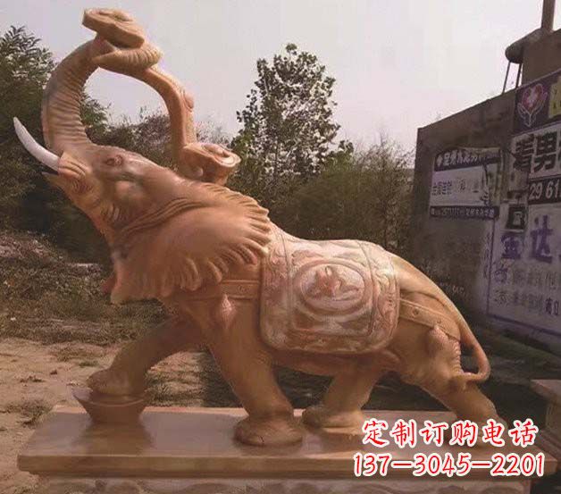 河南鼻卷如意的大象石雕