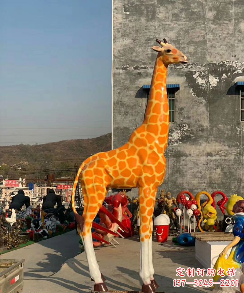 河南玻璃刚彩绘长颈鹿动物雕塑