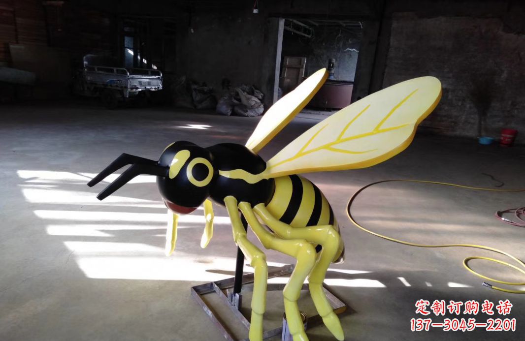 河南玻璃刚仿真蜜蜂雕塑