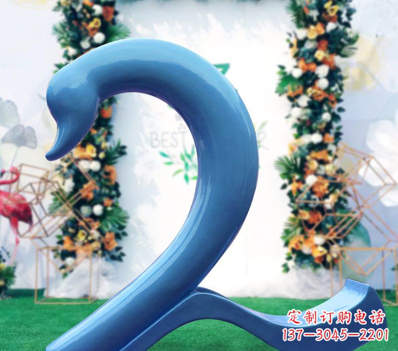 河南玻璃钢爱心天鹅雕塑(右)
