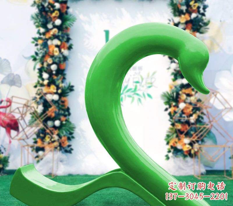 河南玻璃钢爱心天鹅雕塑(左)