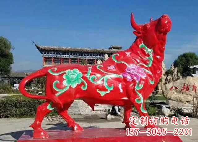 河南玻璃钢彩绘八方红牛雕塑