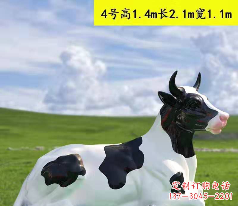 河南玻璃钢彩绘黑白奶牛雕塑
