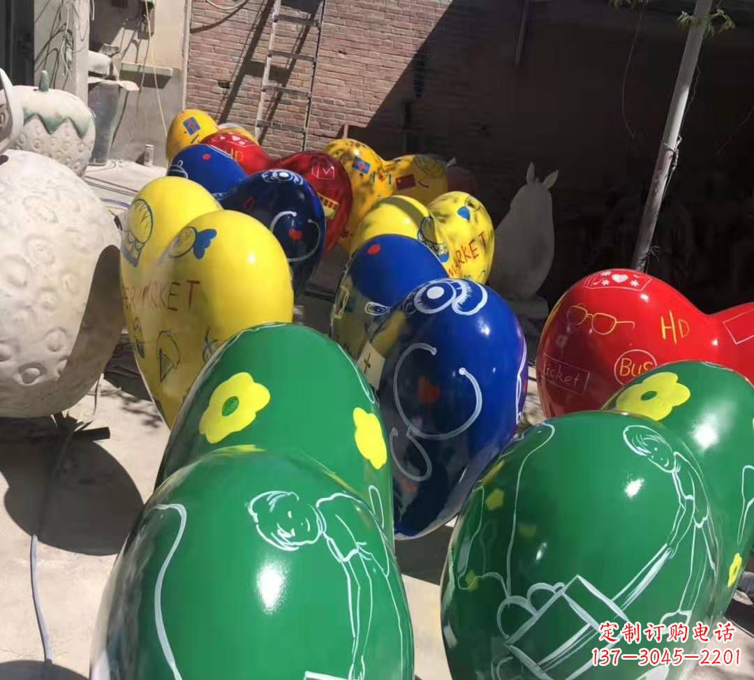 河南玻璃钢彩绘气球雕塑商场陈美摆件