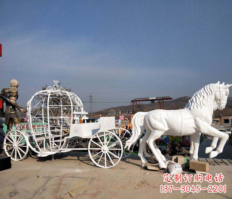 河南玻璃钢城市马车雕塑