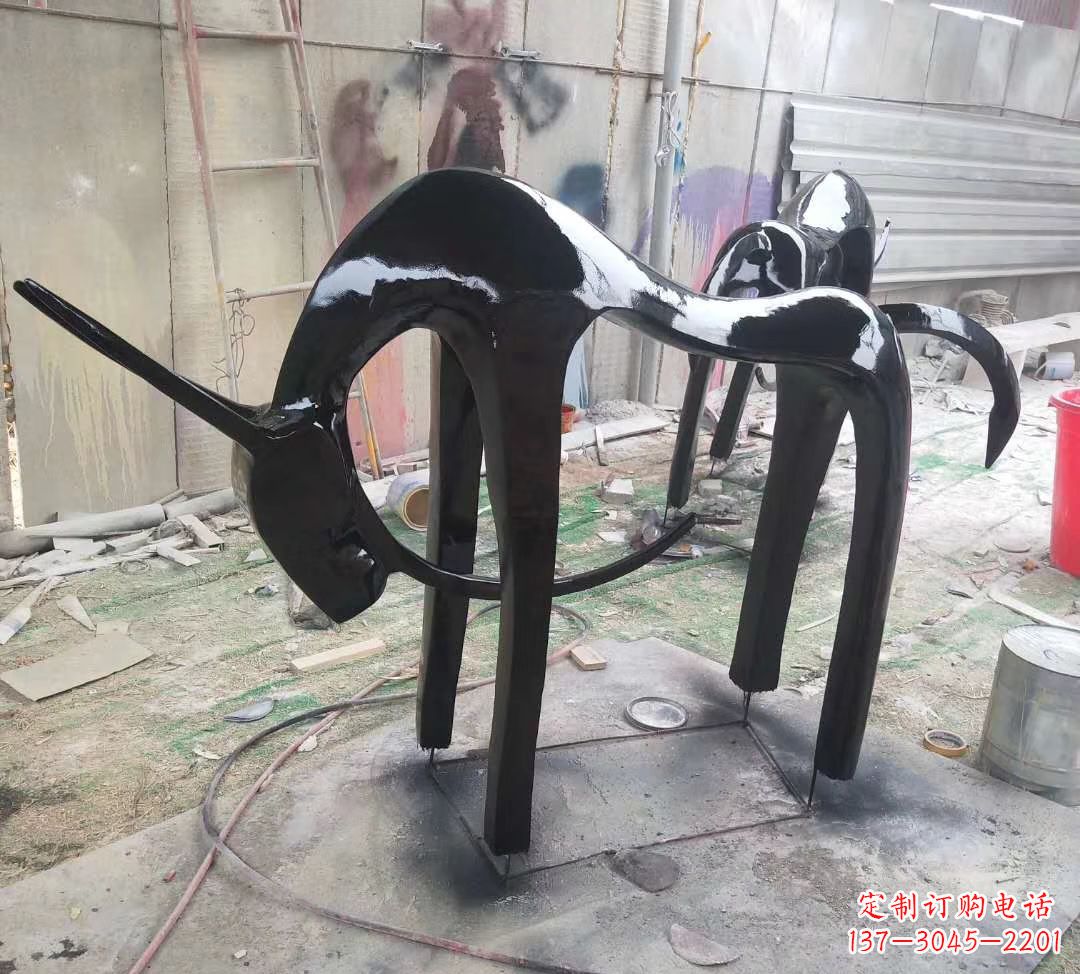 河南玻璃钢抽象小鹿雕塑别墅庭院景观摆件