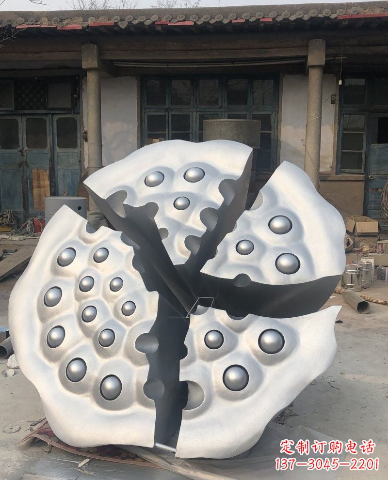 河南玻璃钢大型莲蓬雕塑