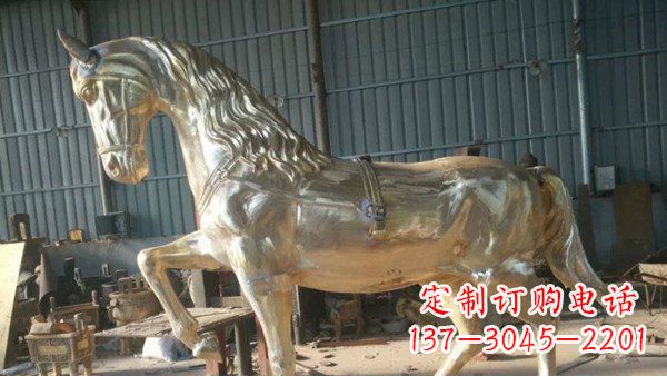 河南玻璃钢仿铜动物雕塑——给马公园带来活力