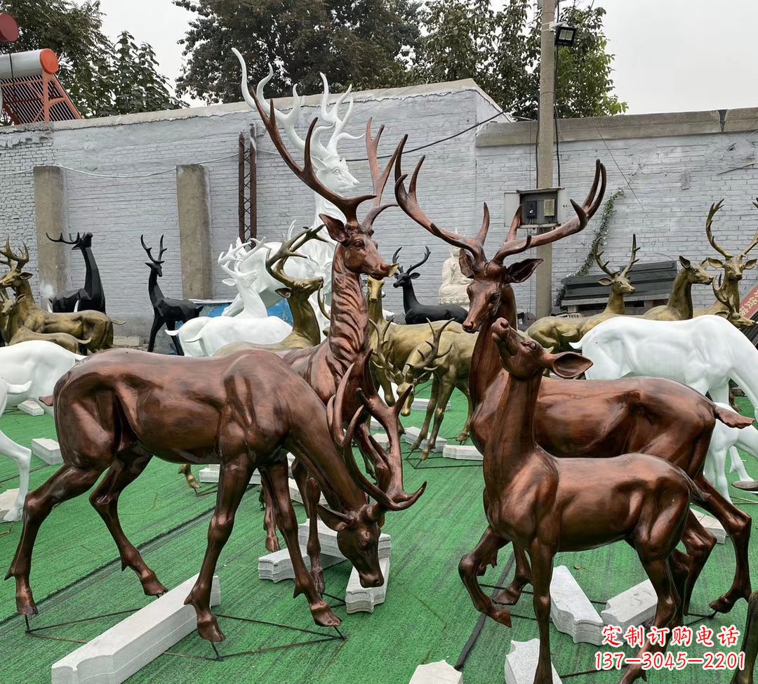 河南玻璃钢仿铜群鹿雕塑——精美动物雕塑装点公园