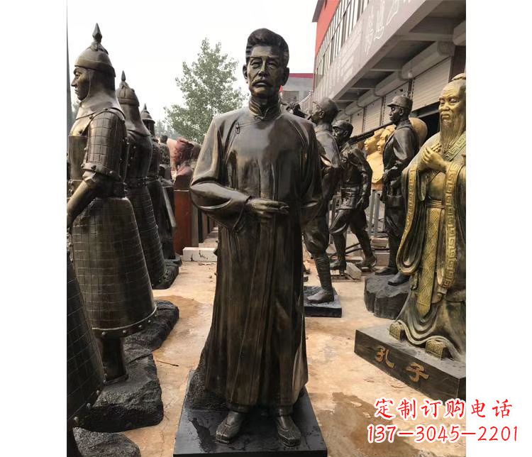 河南玻璃钢仿铜鲁迅雕塑——传承中国近代文化精神
