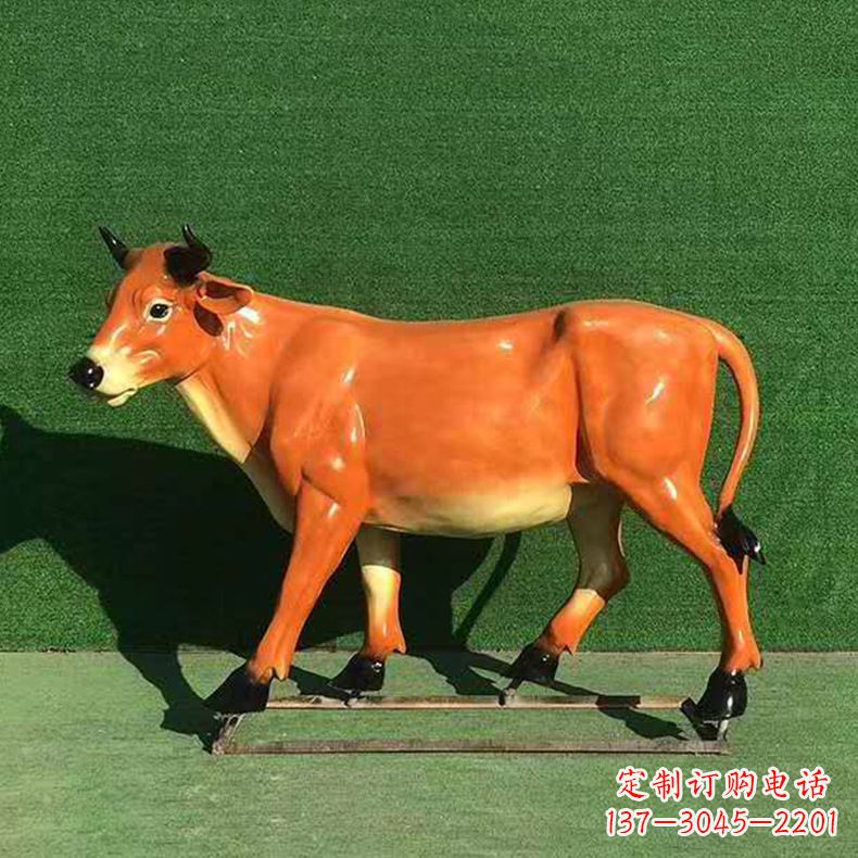 河南玻璃钢仿真黄牛动物雕塑