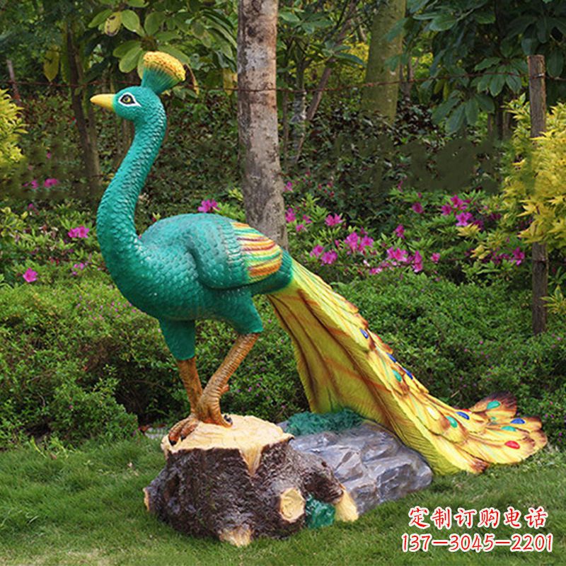 河南玻璃钢仿真孔雀公园草坪仿真动物雕塑摆件