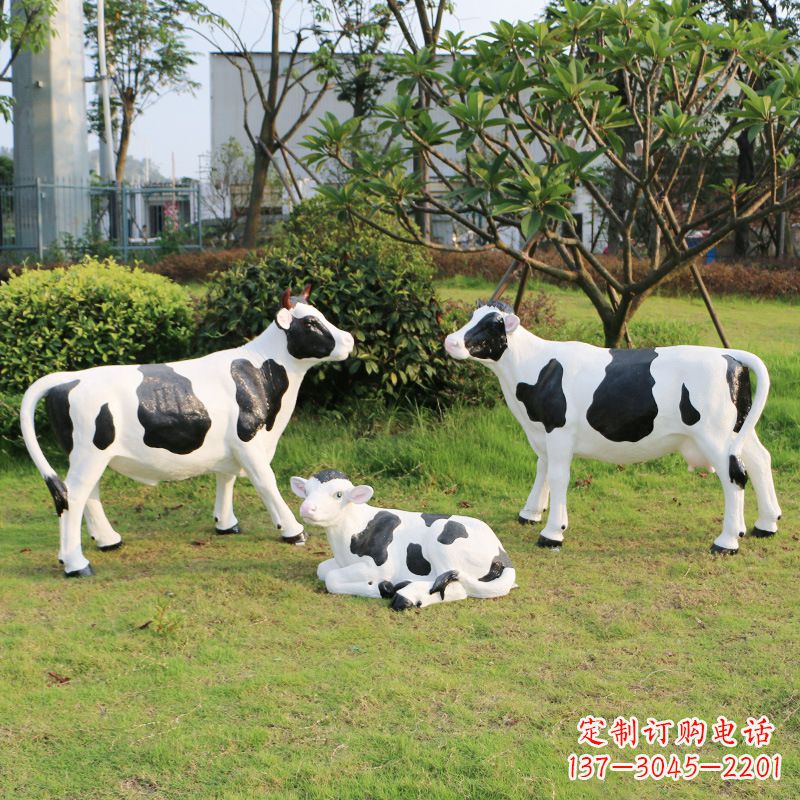 河南玻璃钢仿真奶牛雕塑