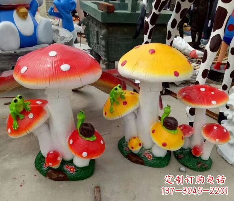 河南玻璃钢蘑菇雕塑精美多彩