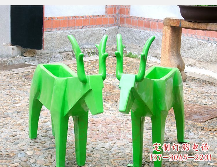 河南玻璃钢几何花盆雕塑——给动物们一个温暖的家