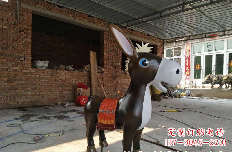 河南玻璃钢毛驴雕塑一种抒情的艺术形式
