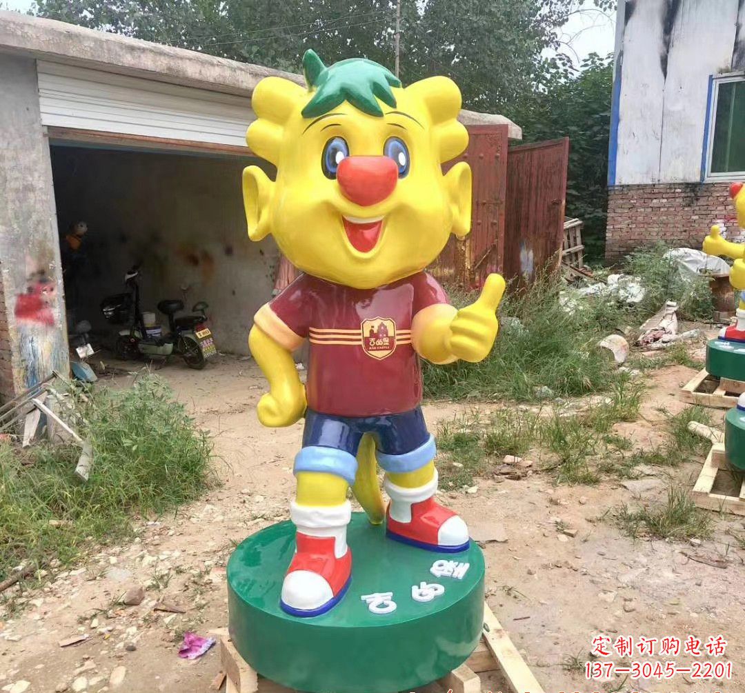 河南玻璃钢卡通小牛雕塑精致而可爱