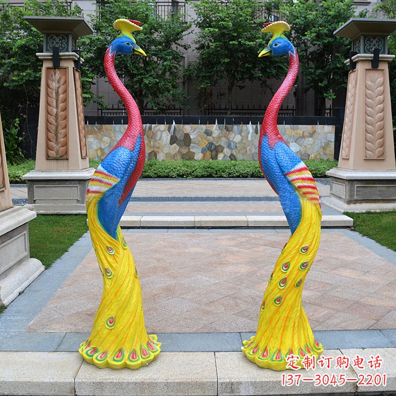 河南玻璃钢制精美孔雀雕塑