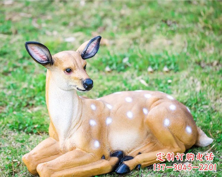 河南玻璃钢卧姿梅花鹿雕塑