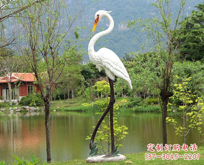 河南玻璃钢仙鹤雕塑——传承中国传统文化