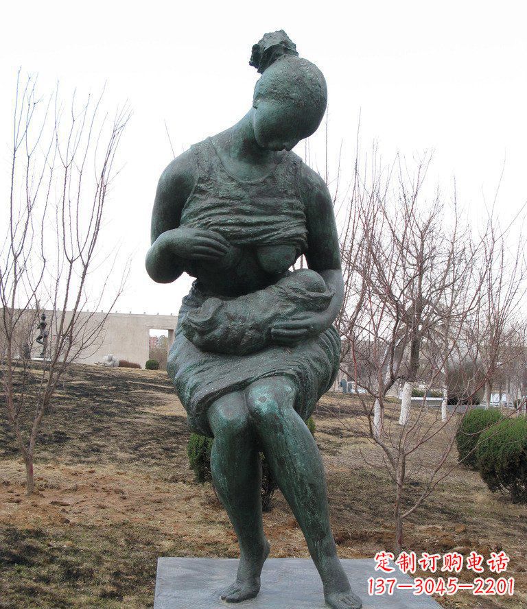 河南哺乳的女人公园人物铜雕