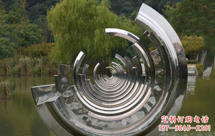 河南不锈钢半圆字母景观雕塑——美化环境的艺术