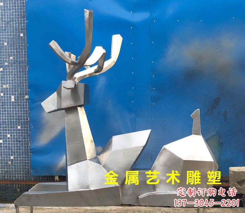 河南不锈钢别墅几何鹿雕塑——别出心裁的艺术灵感