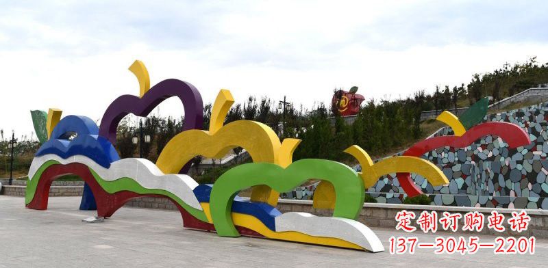 河南不锈钢彩色苹果雕塑