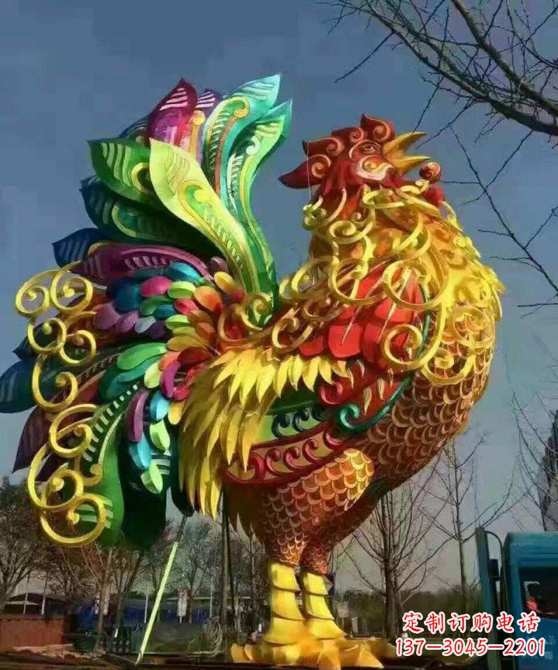 河南不锈钢彩色公鸡雕塑——精美绝伦