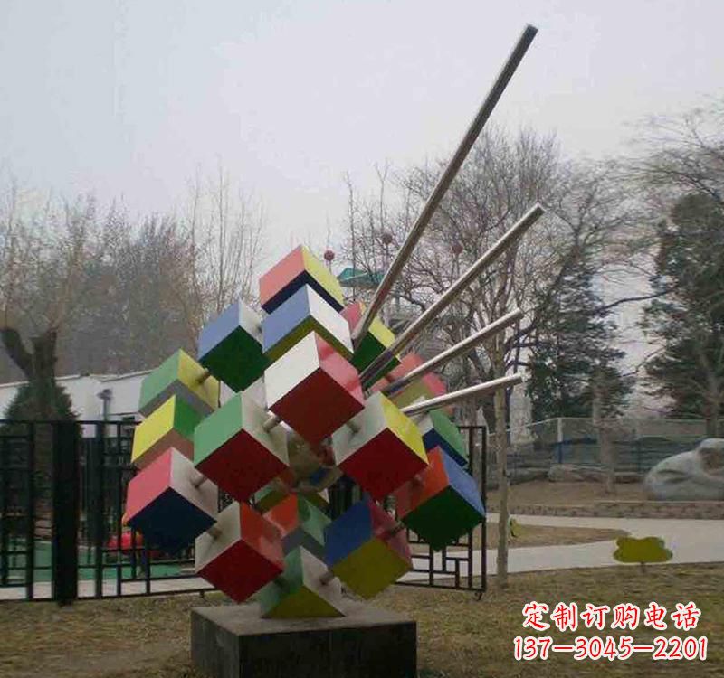 河南不锈钢彩色魔方雕塑艺术与智慧的结合