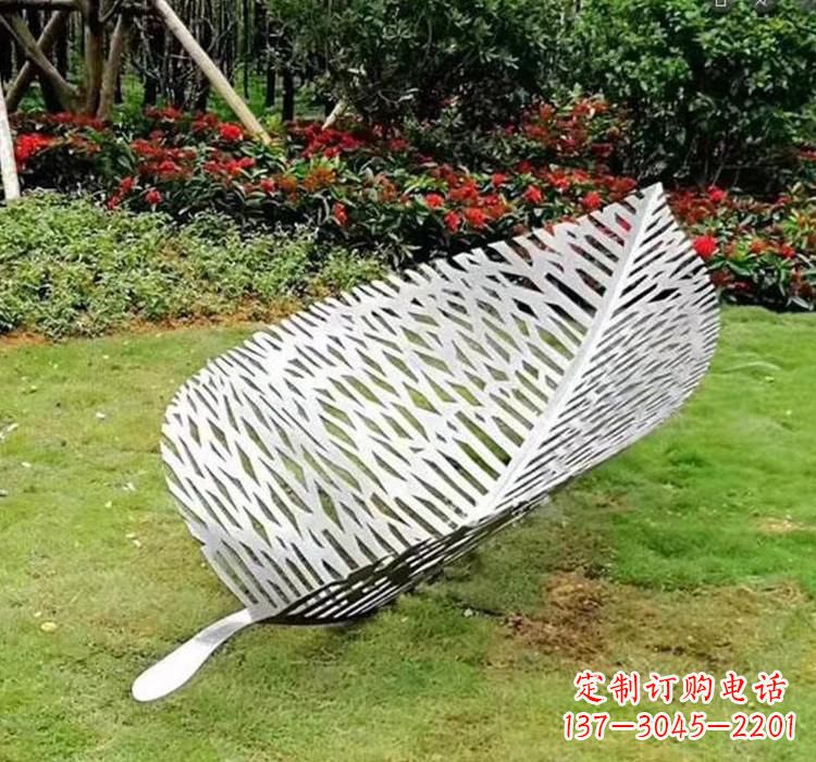 河南不锈钢树叶雕塑艺术与美的结合