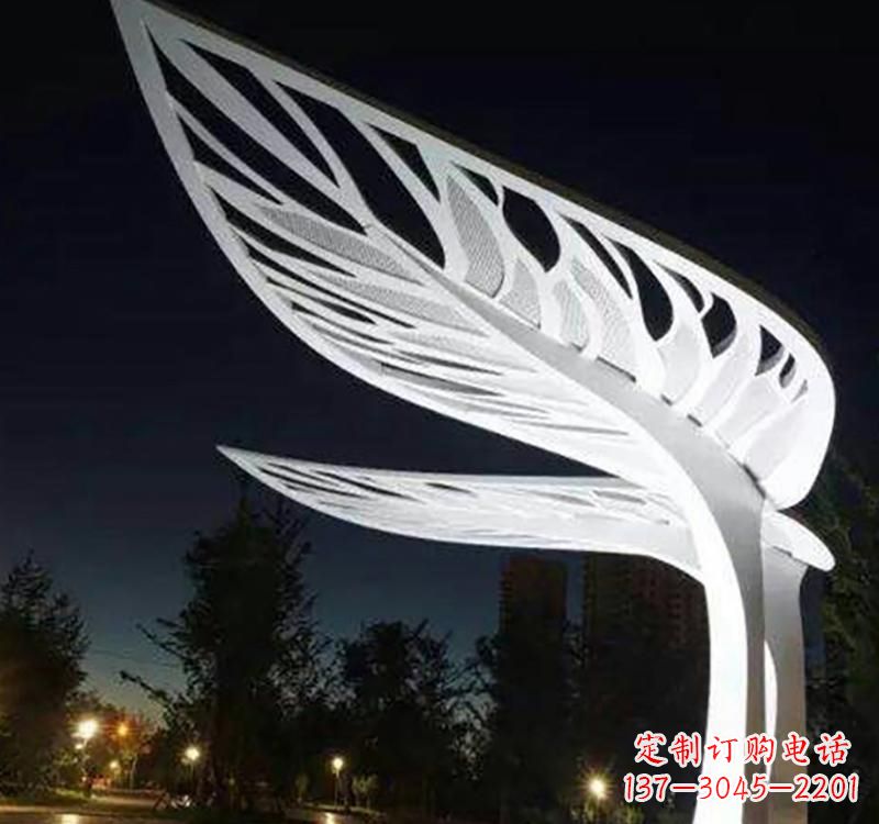河南不锈钢树叶雕塑点缀城市景观