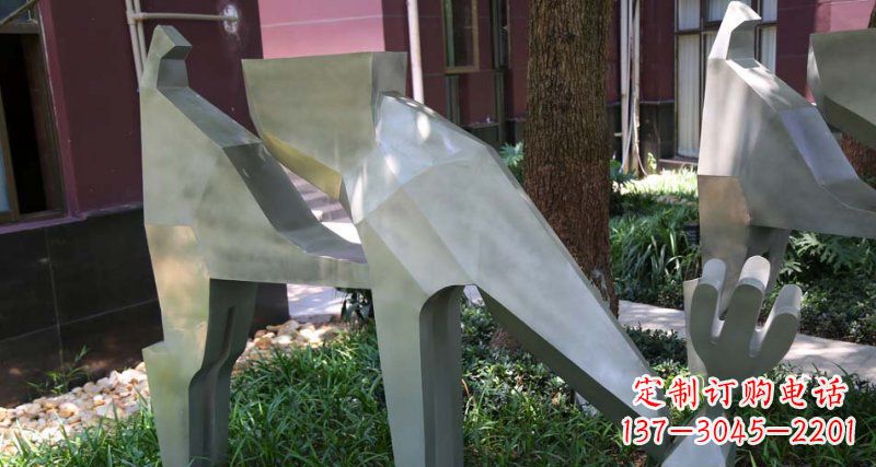 河南不锈钢抽象吃草的几何梅花鹿动物雕塑