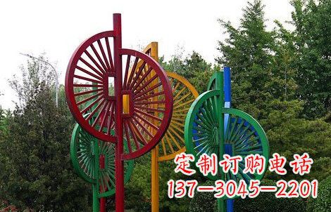 河南不锈钢风车雕塑——动态美的艺术结晶