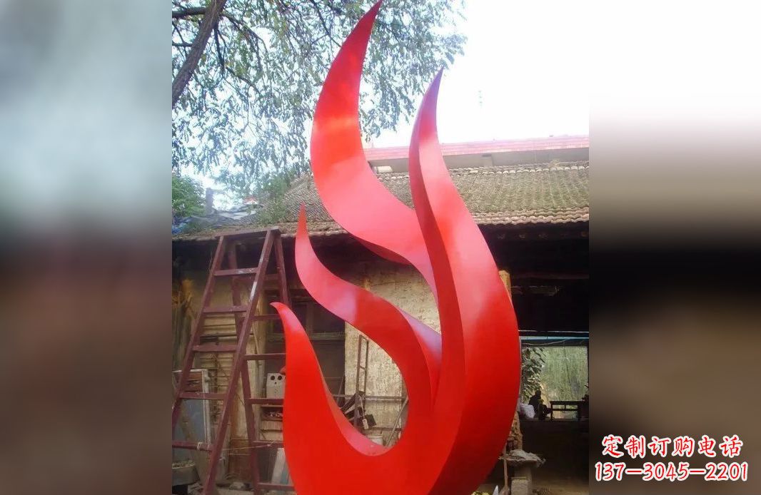 河南凤凰展翅飞翔的不锈钢雕塑