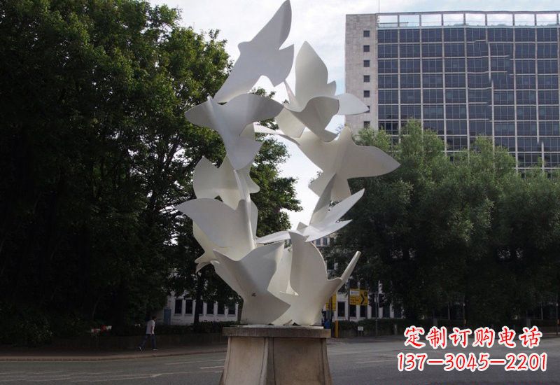 河南美丽而宁静的不锈钢和平鸽雕塑