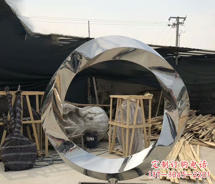河南不锈钢抽象镜面圆环雕塑1