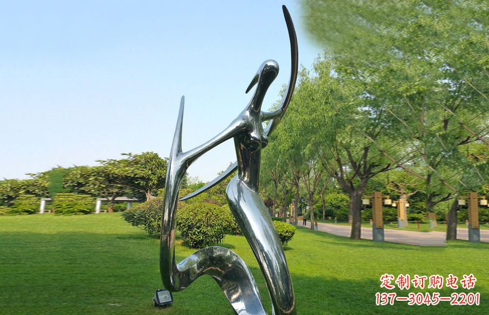 河南不锈钢美女雕塑给公园注入活力