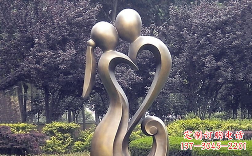 河南不锈钢情侣雕塑浪漫的永恒