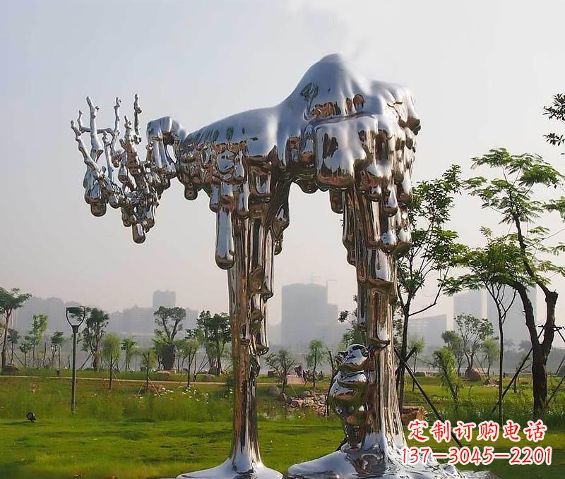 河南拱门雕塑以不锈钢点缀精美的艺术品