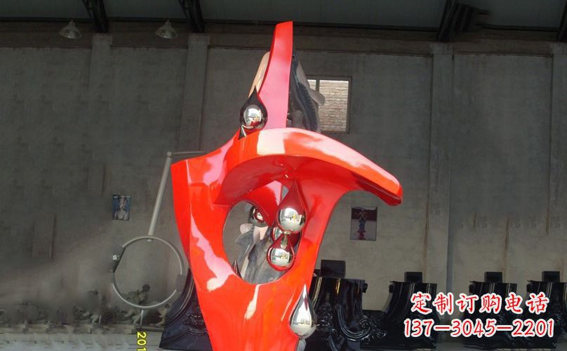 河南不锈钢抽象水滴景观雕塑