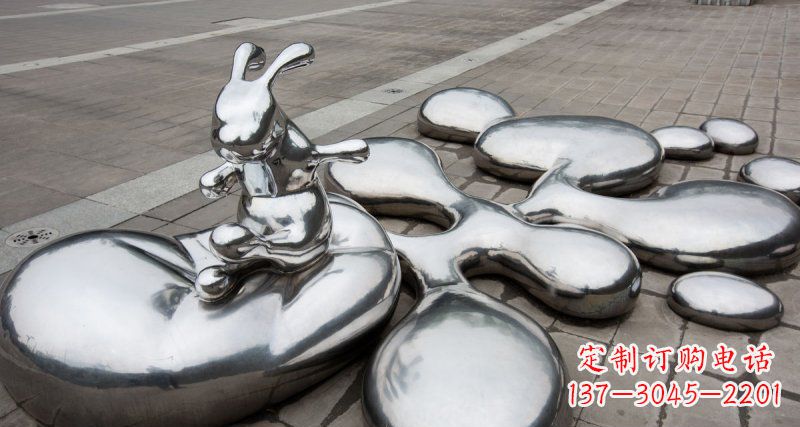 河南不锈钢兔子雕塑——精美的水滴广场装饰