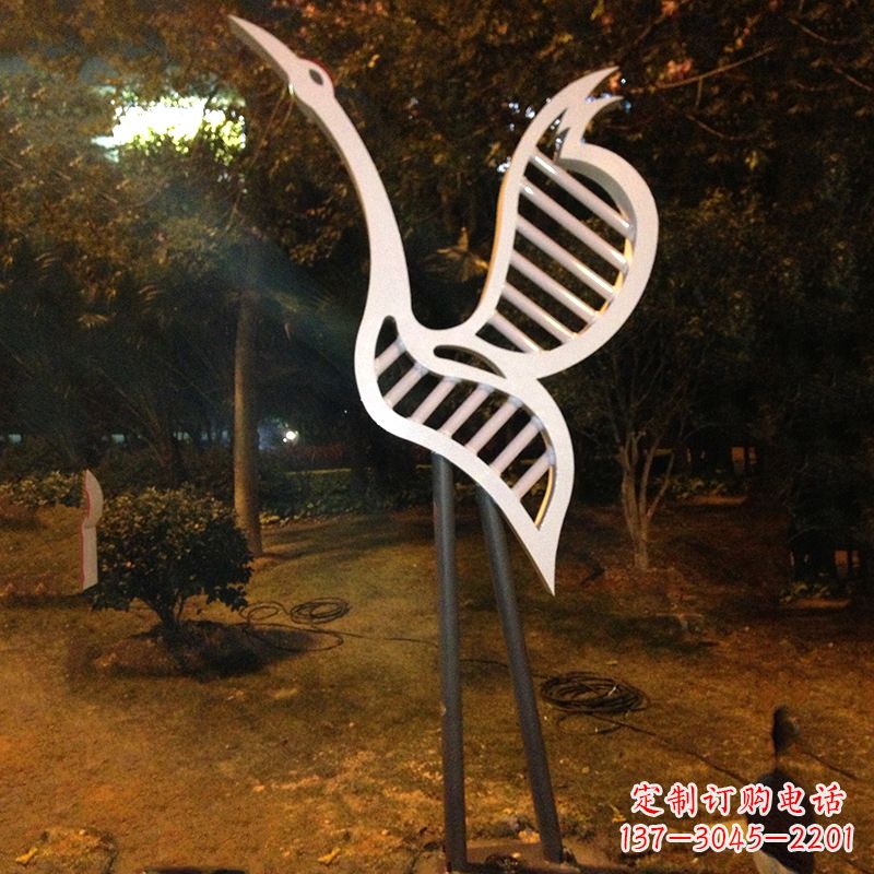 河南仙鹤雕塑精美的不锈钢制作