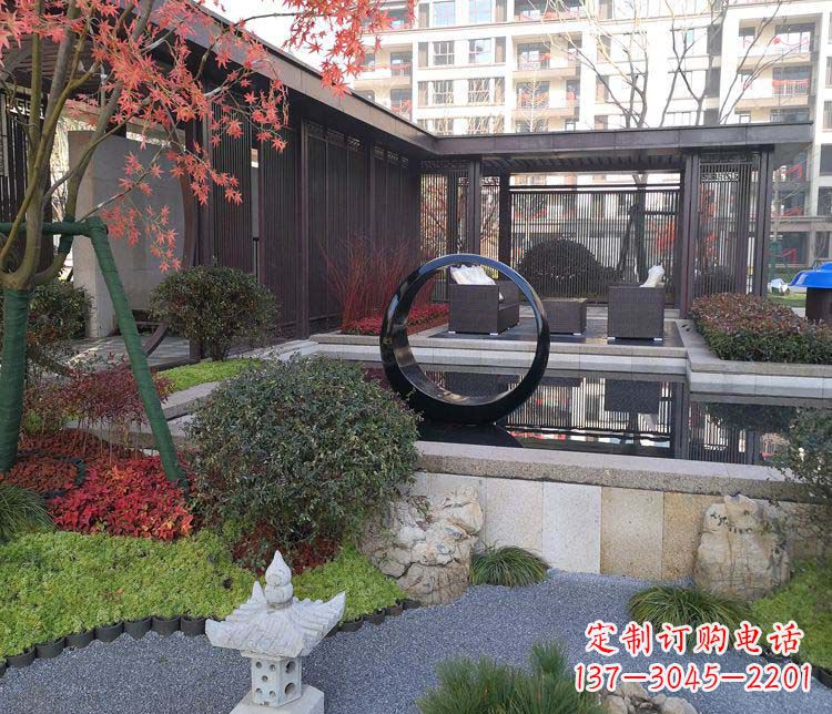 河南不锈钢抽象圆环雕塑