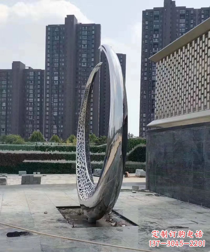 河南精美不锈钢月亮雕塑