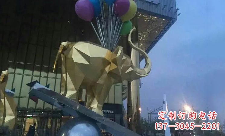 河南大象踩高跷——点缀城市景观