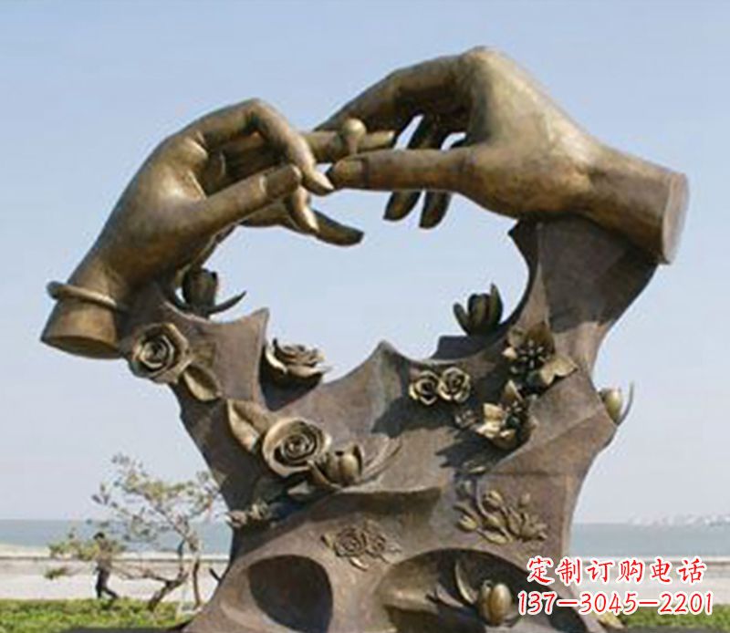 河南不锈钢戒指雕塑表达爱的艺术精品